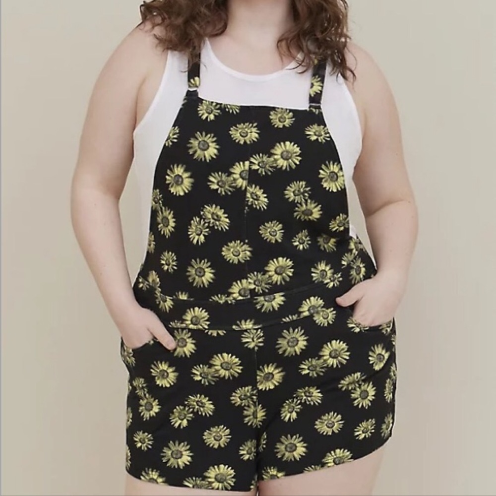 Torrid Sunflower French Terry Overalls Short NWT SZ 2 So Cute